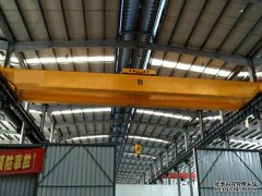 双梁行车行吊的小车运行机构的检查